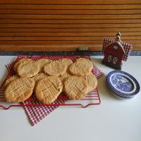 Giant Chewy Peanut Butter Cookies_image
