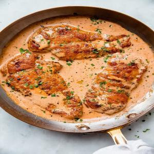 One-Skillet Creamy Chicken Lazone Recipe | Little Spice Jar_image
