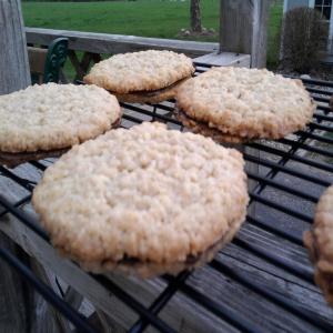 Lacy Oatmeal Sandwich Cookies image