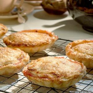 Individual Sour Cherry Pies_image