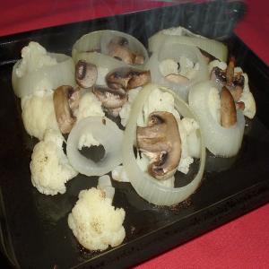 Cauliflower With Mushrooms and Onions image