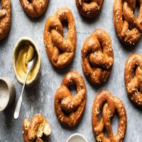 Authentic German Soft Pretzel (Laugenbrezeln)_image