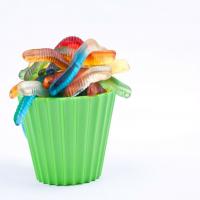 Gummy Worm Jell-O Cups_image