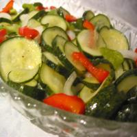 Crisp Cucumber Freezer Pickles_image