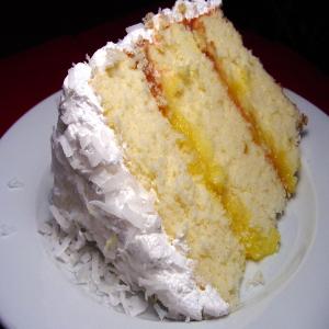 Coconut Cake With Fluffy Icing_image