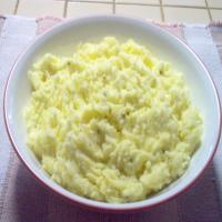 Creamy Mashed Potatoes with Chives_image