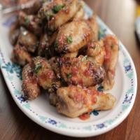Tequila-Lime Chicken Wings with Spicy Avocado Crema_image