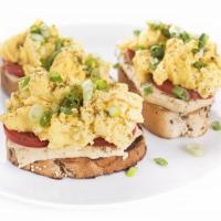 Hummus Toast with Scrambled Eggs_image