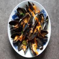 Chinese Wok-Tossed Mussels in Black Bean Sauce image