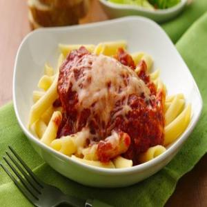Slow-Cooker Chicken Parmesan with Penne Pasta_image