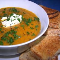 Roasted Pumpkin Soup With Roasted Garlic_image