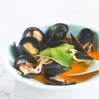 whole30 red curry mussels_image
