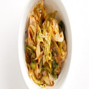 Kimchi-Style Sautéed Cabbage_image