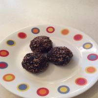 Low Carb Raw Coconut Brownie Balls_image