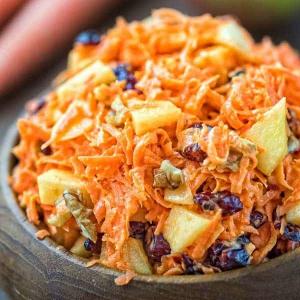 Shredded Carrot Salad with Cranberries_image