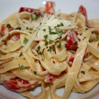 Fettuccine with Sweet Pepper-Cayenne Sauce_image
