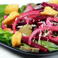 Nicole's Balsamic Beet and Fresh Spinach Salad_image