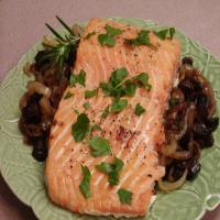 Roasted Salmon With Caramelized Onions and Figs image