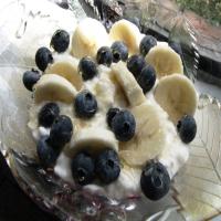 Cottage Cheese With Banana and Blueberries_image