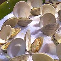 Grilled Clams with Garlic Butter image