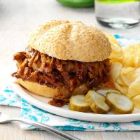 Slow-Cooker Pulled Pork Sandwiches_image