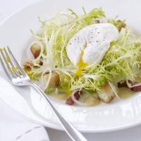 Salad Lyonnaise (Warm bacon & egg salad) image