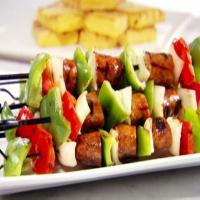 Sausage and Pepper Skewers with Grilled Polenta_image