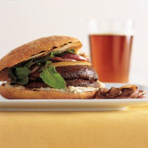 Grilled Mushroom Burger with White-Bean Puree_image