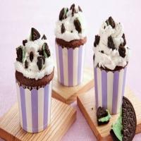 Mint Oreo™ Cookies and Cream Cupcakes_image