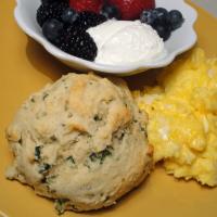 Fluffy Herb Drop Biscuits_image