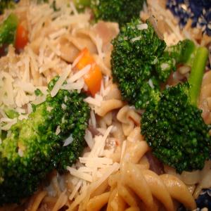 Fresh Broccoli With Spinach Fusilli_image