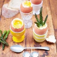 Kerryann's dippy eggs & asparagus soldiers_image