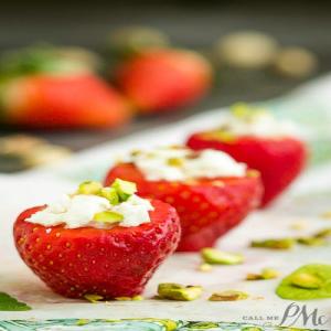 PISTACHIO & FETA STUFFED STRAWBERRIES make a delicious, easy, & elegant #recipe for entertaining!_image
