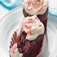Red Velvet Cupcakes with Cream Cheese Frosting_image