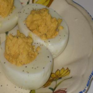 Eastern European Stuffed Eggs_image