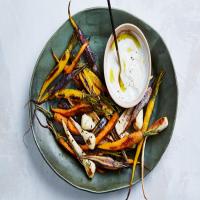 Roasted Carrots and Parsnips with Minty Yogurt Sauce_image