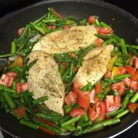 Chicken with Asparagus and Roasted Red Peppers_image