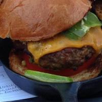Kicked-up All-American Cheeseburger_image