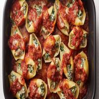 Sausage, Spinach and Cheese Stuffed Shells_image