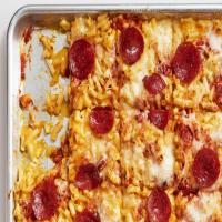 Sheet-Pan Mac and Cheese Pizza_image