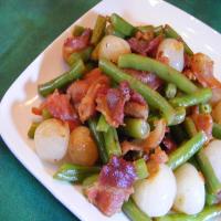 Sautéed Green Beans and Onions With Bacon image