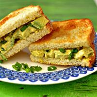 Egg-Style Avocado Salad Sandwiches_image