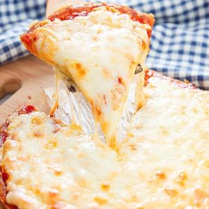 Flourless Cheese Crust Pizza_image
