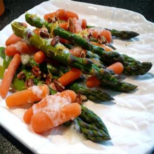 Glazed Asparagus & Carrots With Pecans_image