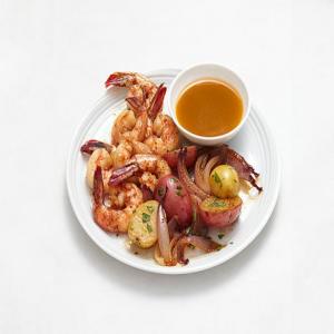 Grilled Beer and Butter Shrimp With Potatoes_image