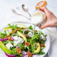 Rocket Salad with Avocado, Blue Cheese and Pecans_image