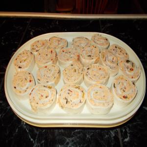 Pryj's Savory Mexican Roll-Ups_image