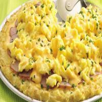 Canadian Bacon Pizza with Cheddar-Mustard Sauce_image