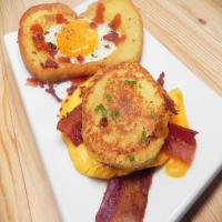 Egg in a Hole French Toast Grilled Cheese_image