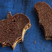 Pimento-Cheese-and-Pumpernickel Sandwiches_image